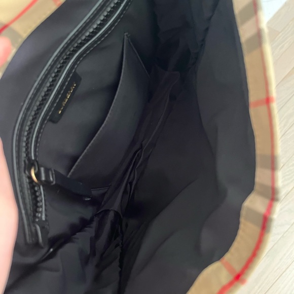 Authentic Burberry check backpack - Picture 4 of 5